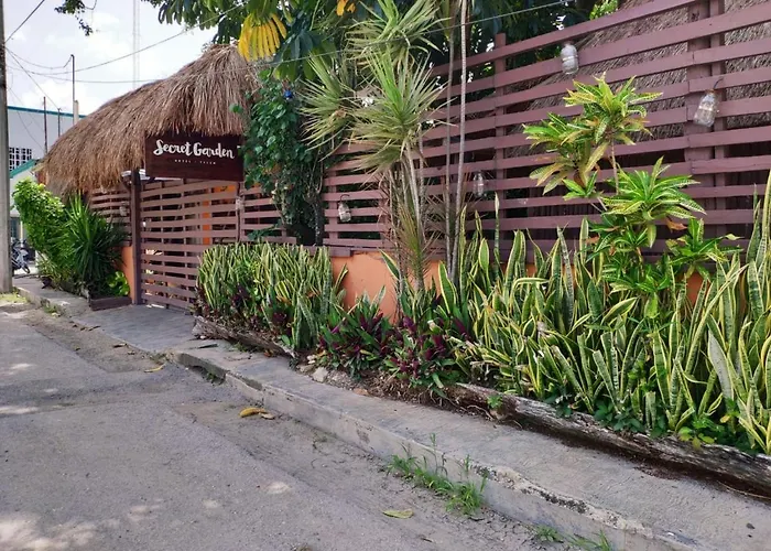 Hotel Secret Garden