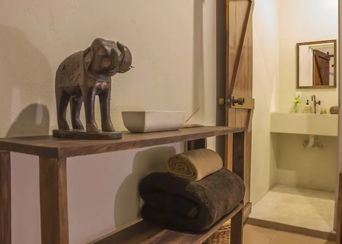 Secret Garden Hotel 3*