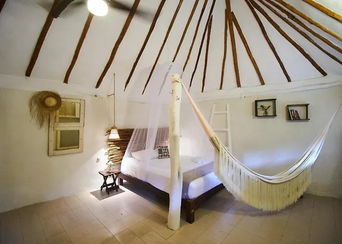 Secret Garden Hotel 3*